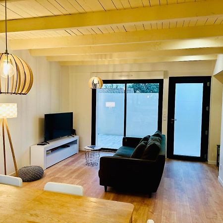 La Halte Occitane - Classe 3 Etoiles - Pour 6 Personnes, 3 Chambres, Parking, Terrasse, Tout Inclus モントーバン エクステリア 写真
