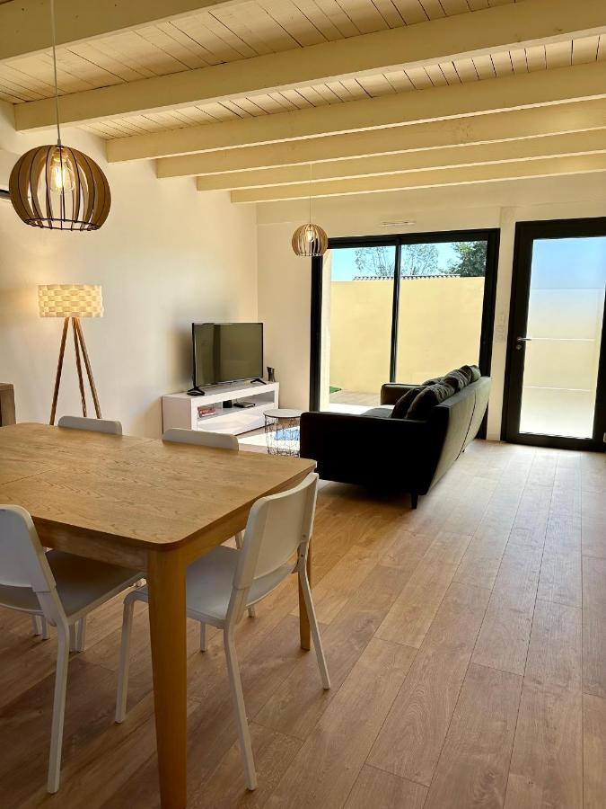 La Halte Occitane - Classe 3 Etoiles - Pour 6 Personnes, 3 Chambres, Parking, Terrasse, Tout Inclus モントーバン エクステリア 写真